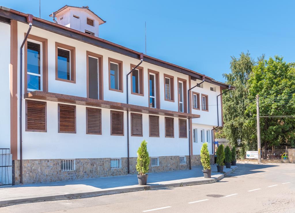 Hotel Chernomorets Exterior photo